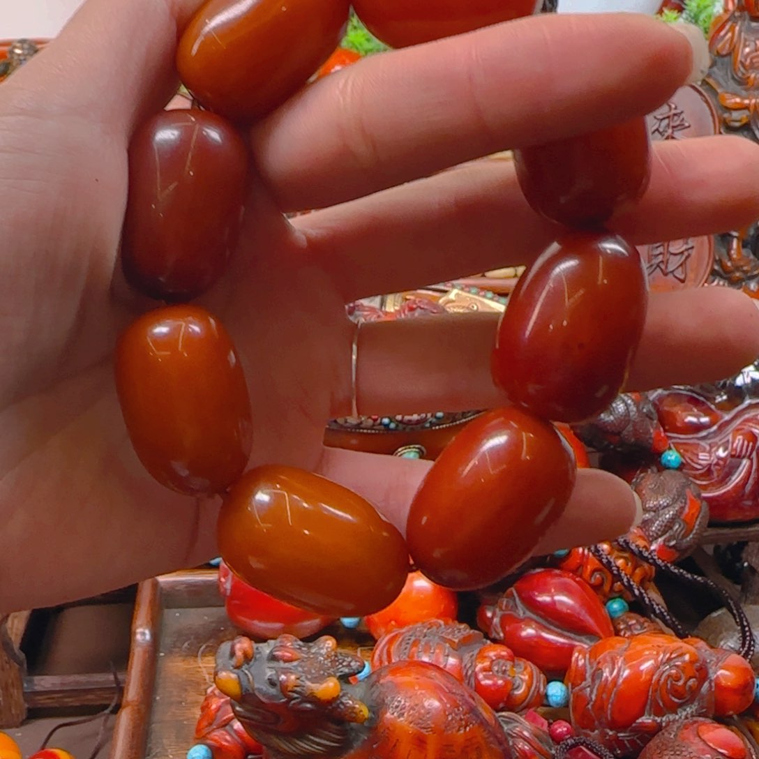 琥珀裸石未镶嵌手串