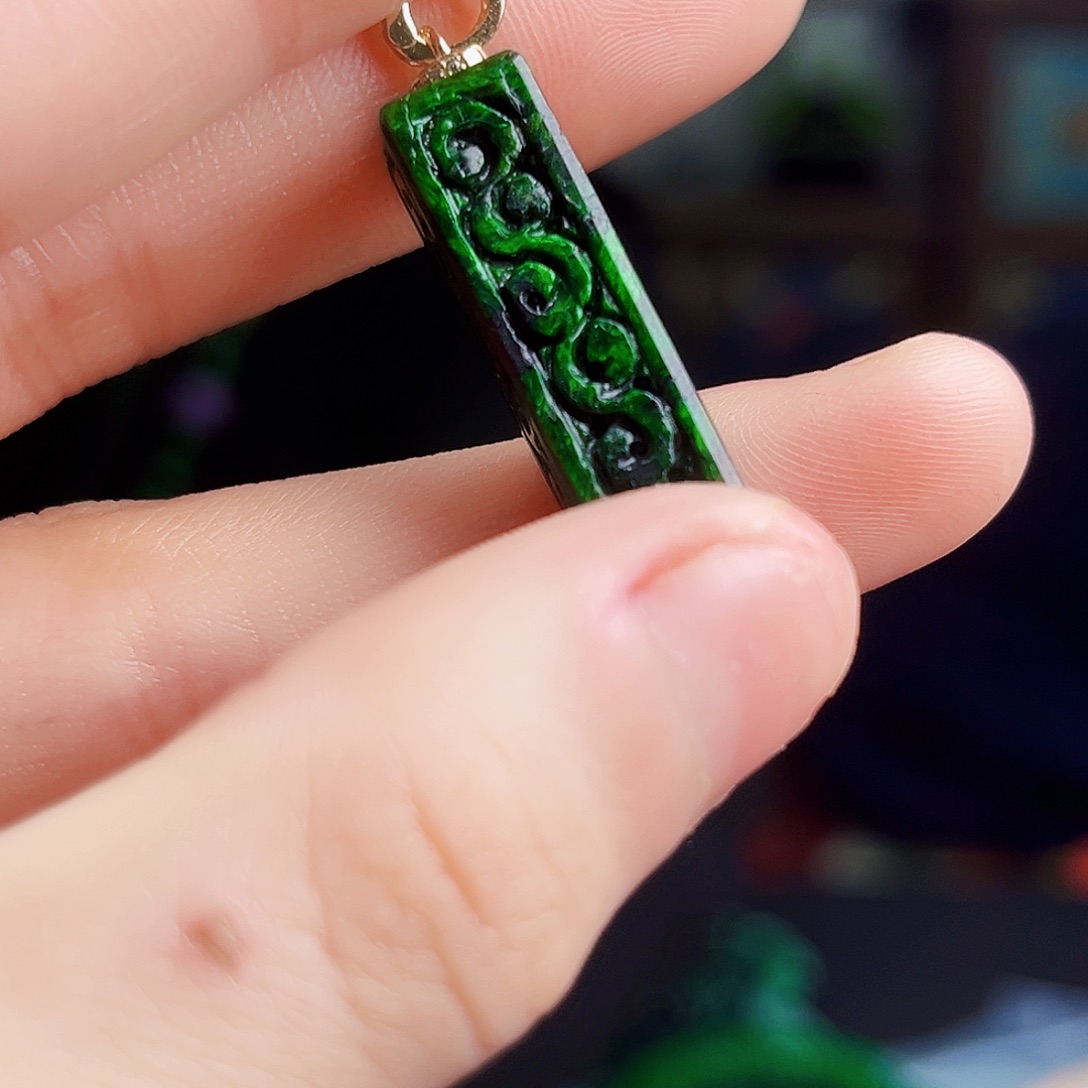 颈饰未镶嵌翡翠多样性