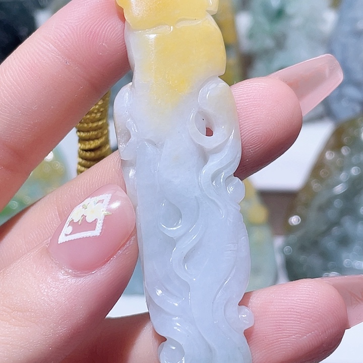 翡翠未镶嵌颈饰挂件