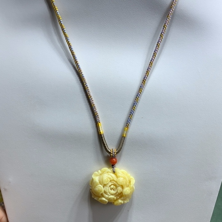 蜜蜡未镶嵌颈饰吊坠