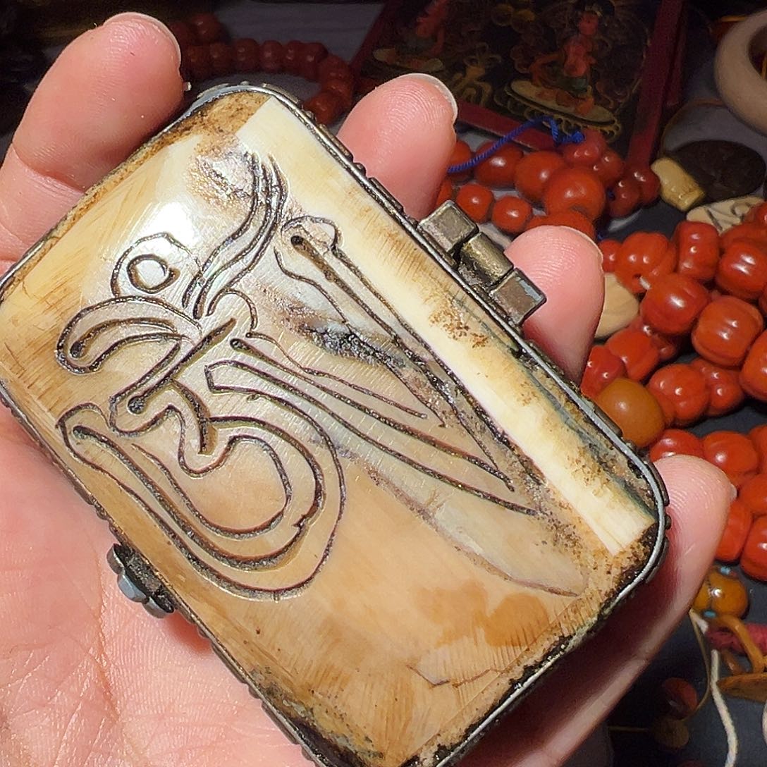 倔***卜非洲紫檀（红花梨）