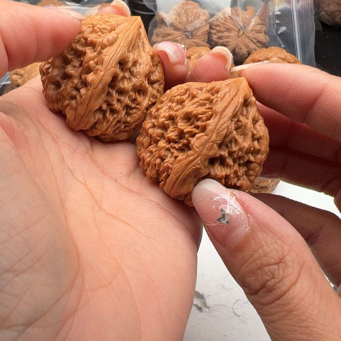 文玩核桃把件虎头王40