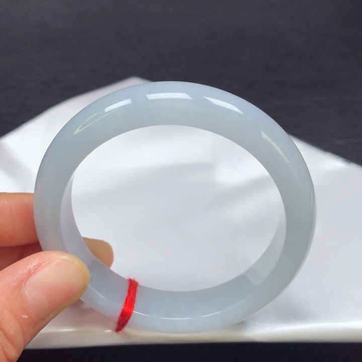 翡翠手镯未镶嵌53圈