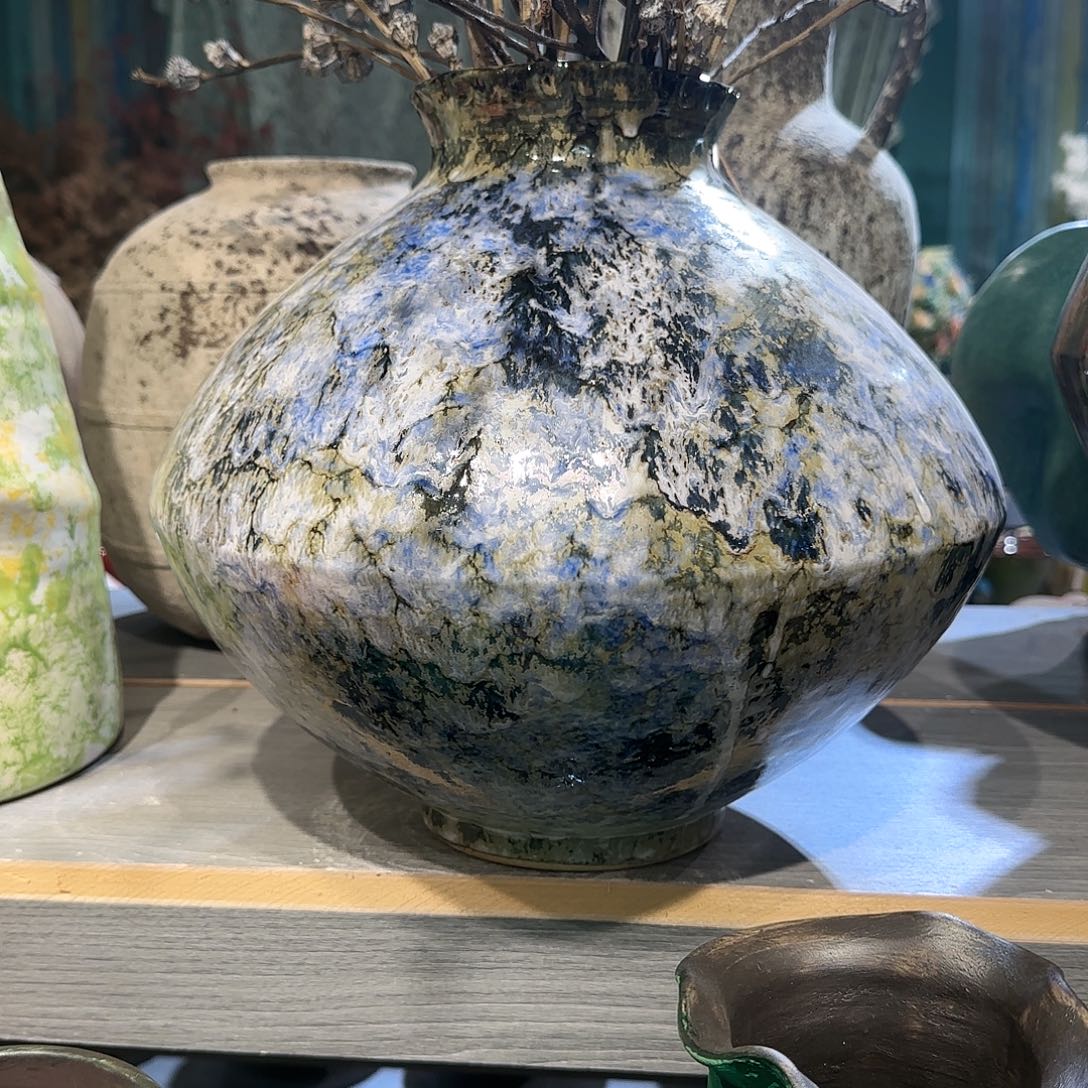 景德镇陶瓷艺术品舞*