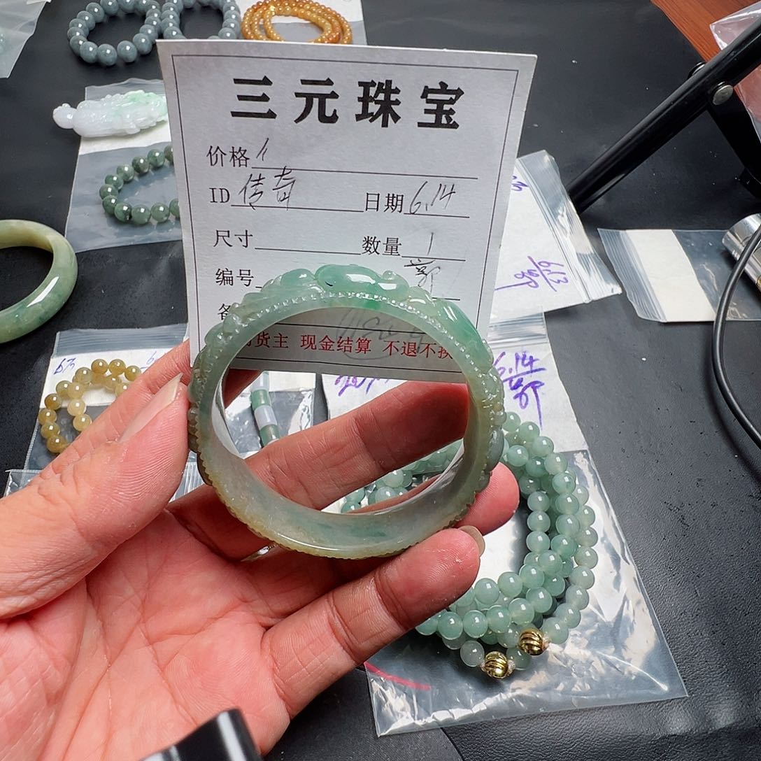 定制翡翠未镶嵌传*