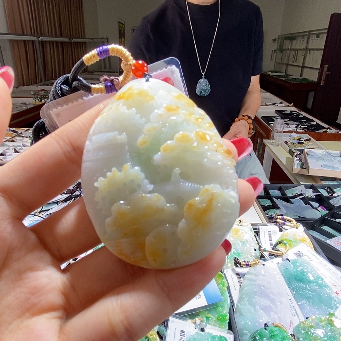 翡翠未镶嵌颈饰翡翠