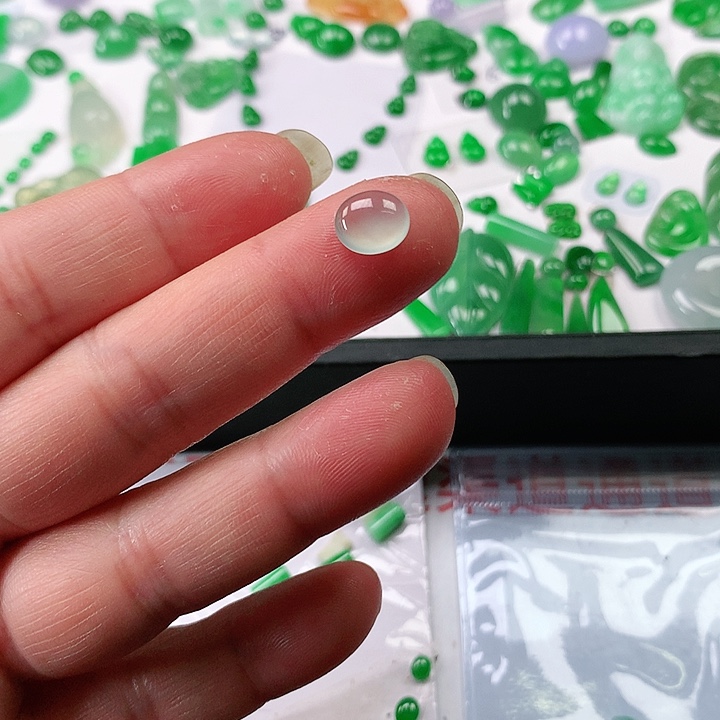 翡翠颈饰未镶嵌翡翠