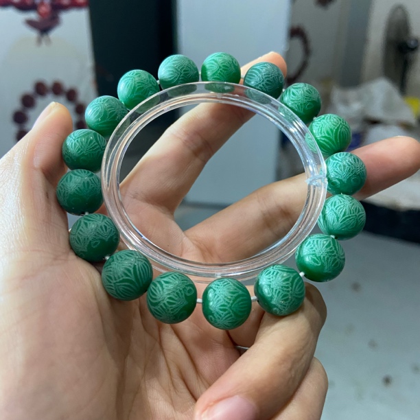 Y89绿菩提回纹雕刻珠卡1.2单圈手串