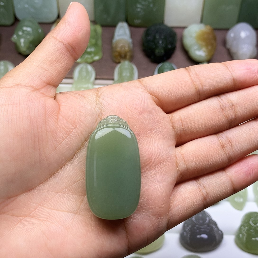 和田玉颈饰未镶嵌朝*