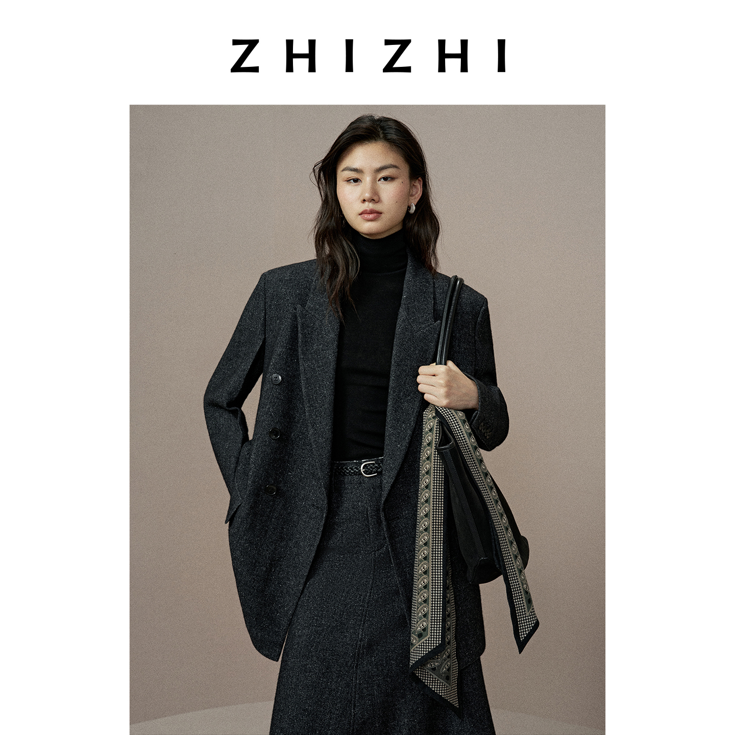 致知 转应词 亚麻羊毛直筒戗驳领双排扣西装女25冬新ZZ2EWWXQ145