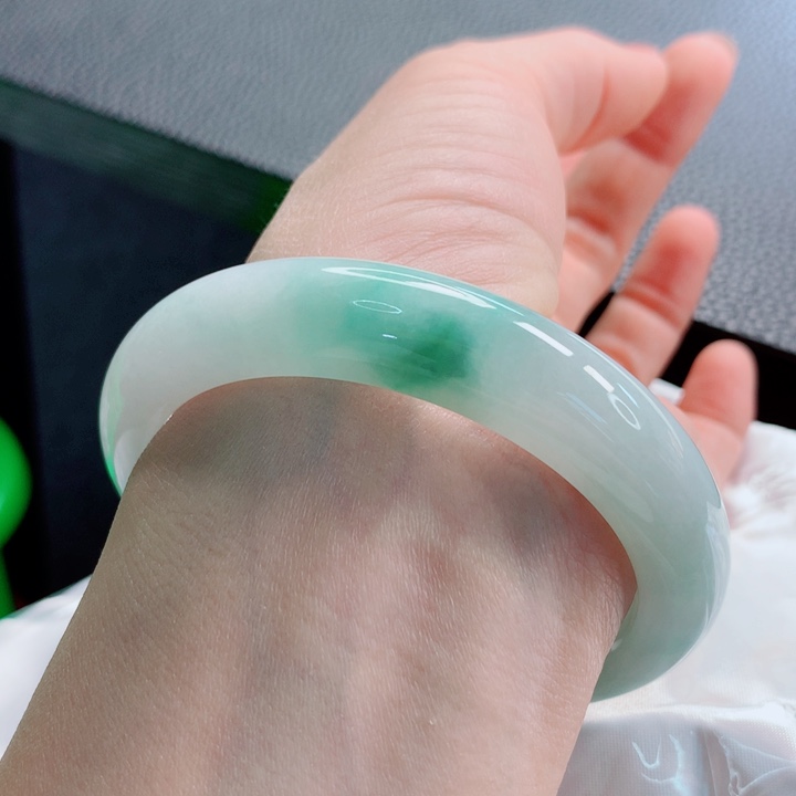 翡翠未镶嵌手镯60。61