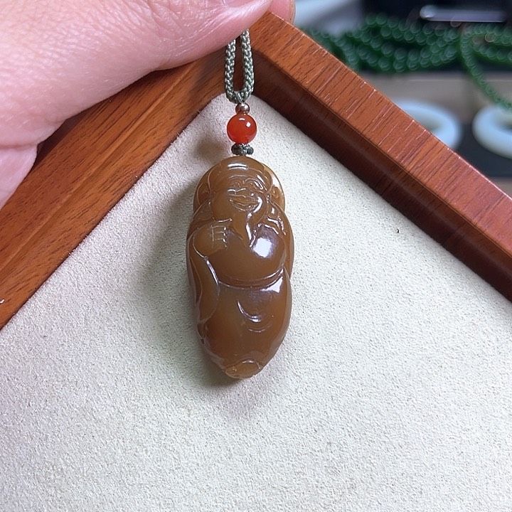 和田玉（糖玉）颈饰未镶嵌