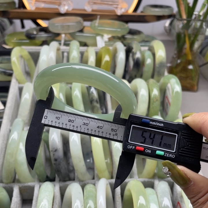 蛇纹石玉手镯未镶嵌119