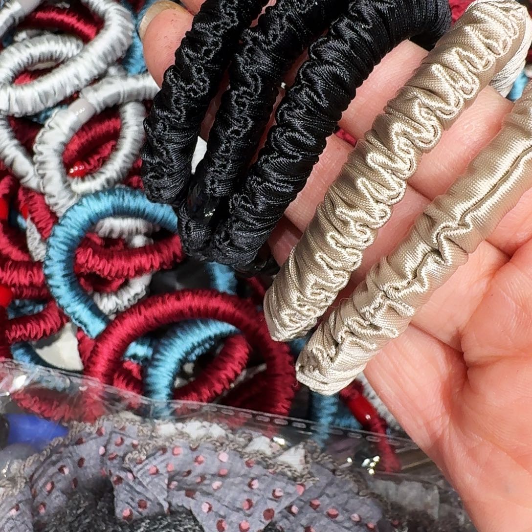 皮质非金属五根发绳