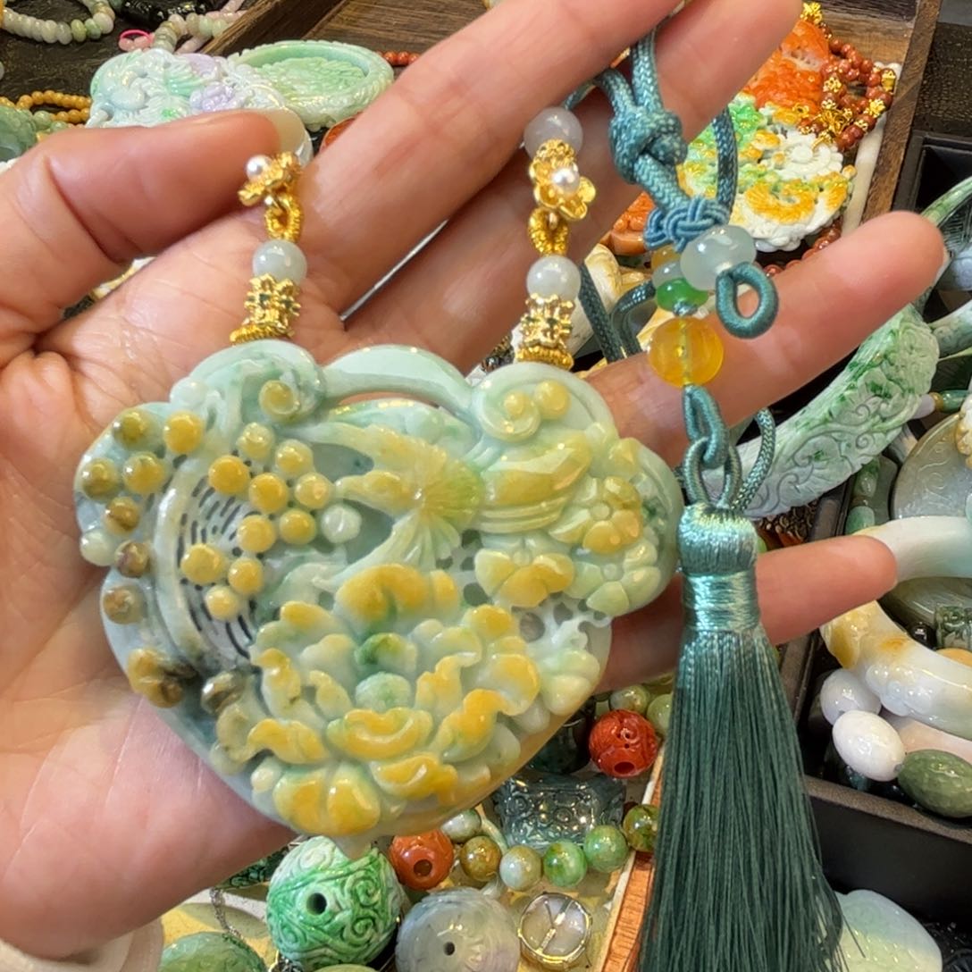 翡翠颈饰未镶嵌待编款