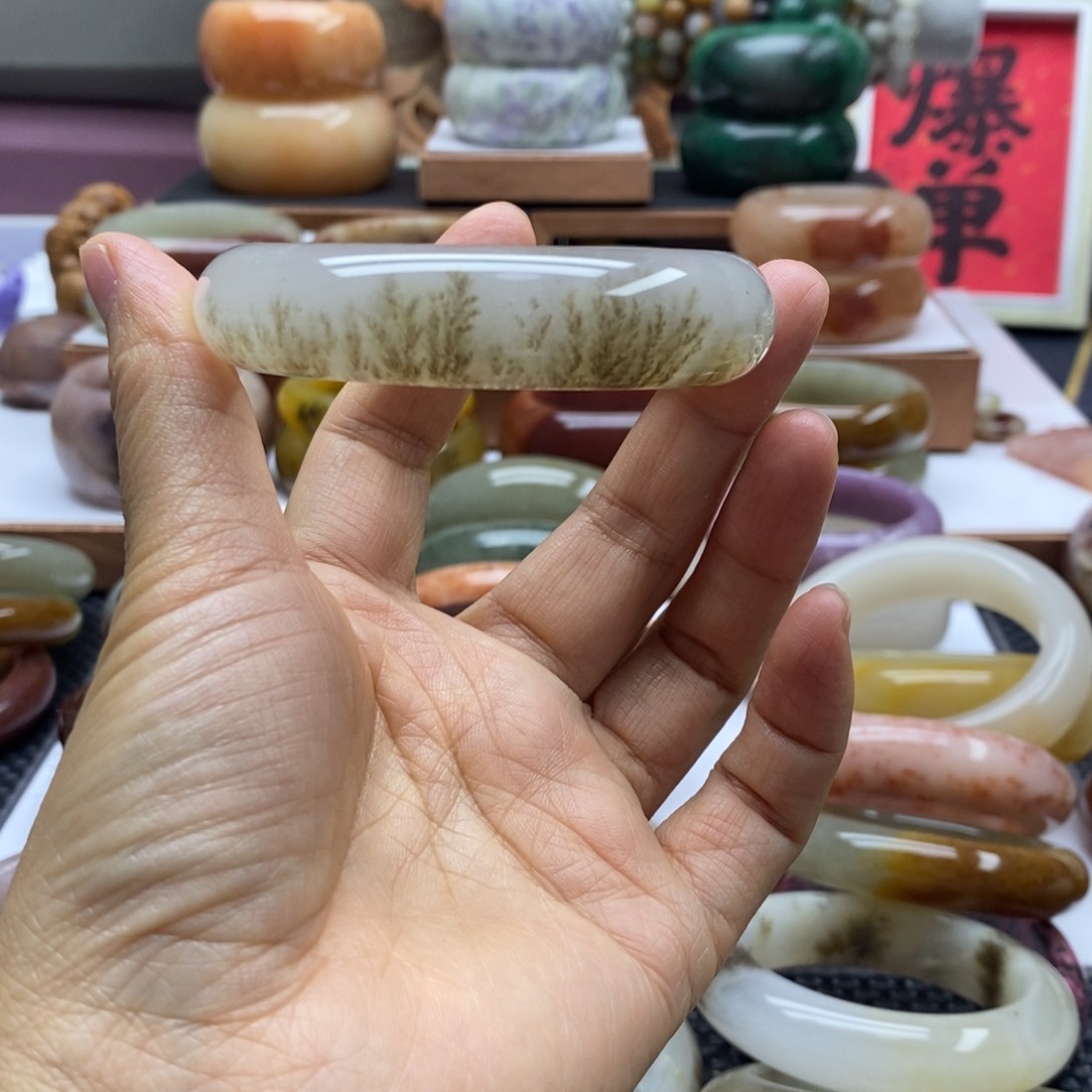 J***8石英岩玉手镯未镶嵌