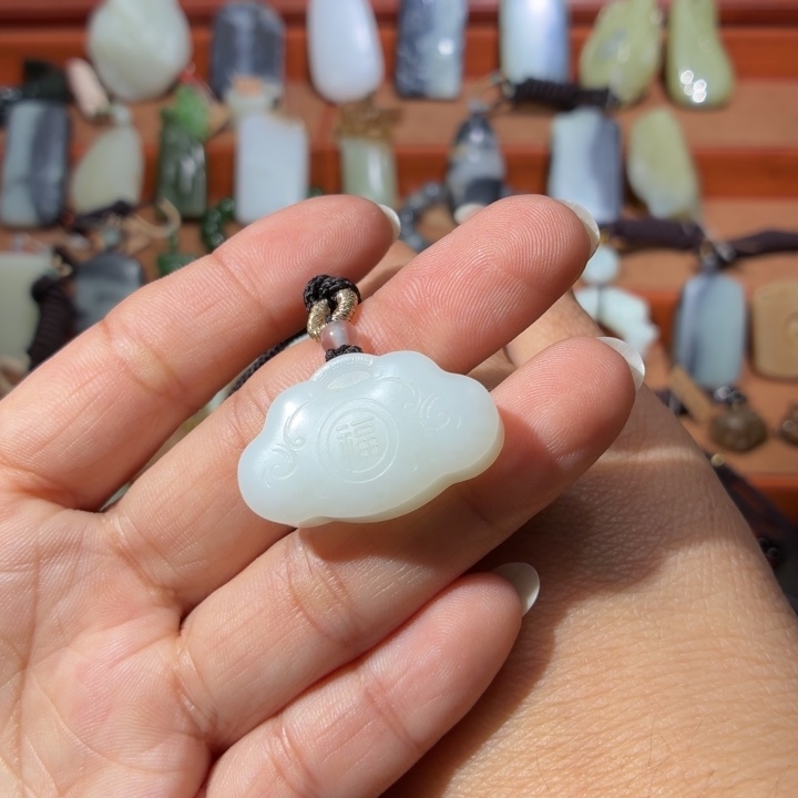 和田玉未镶嵌颈饰