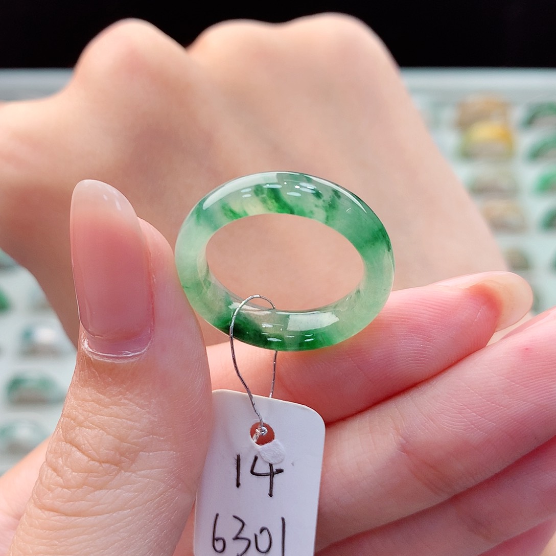 翡翠戒指未镶嵌14号