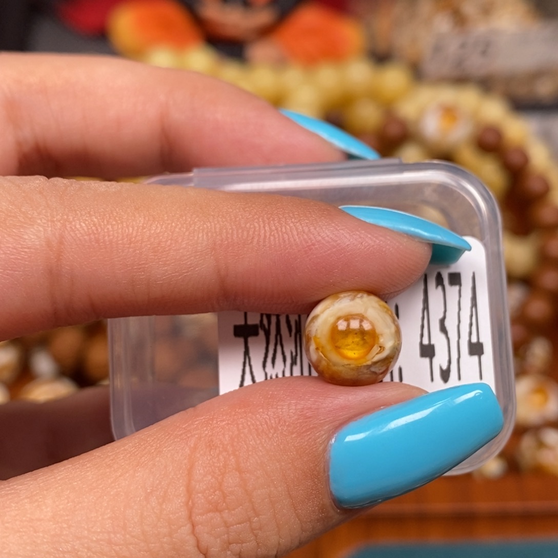 蜜蜡未镶嵌珠宝奇石4374