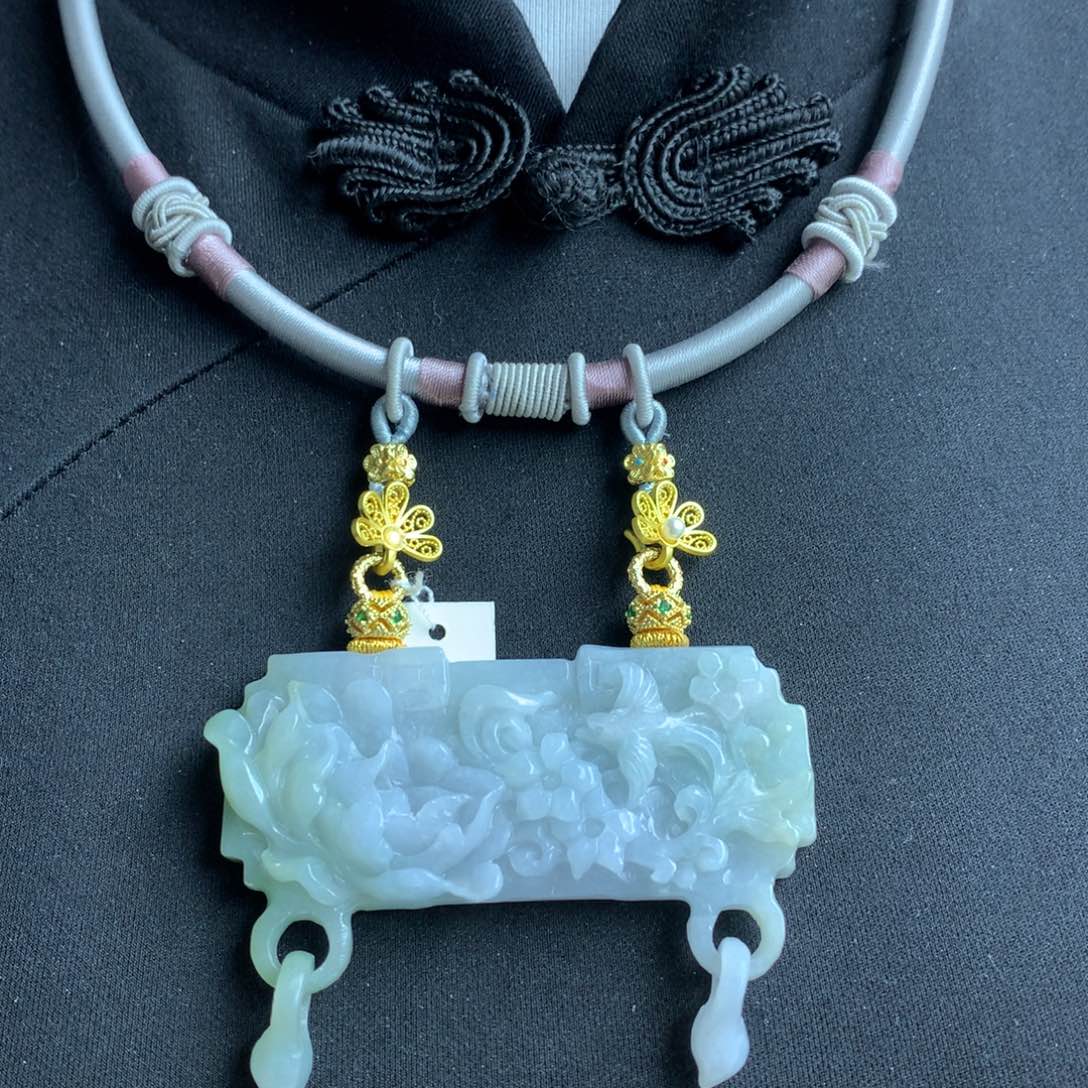 翡翠颈饰未镶嵌翡翠