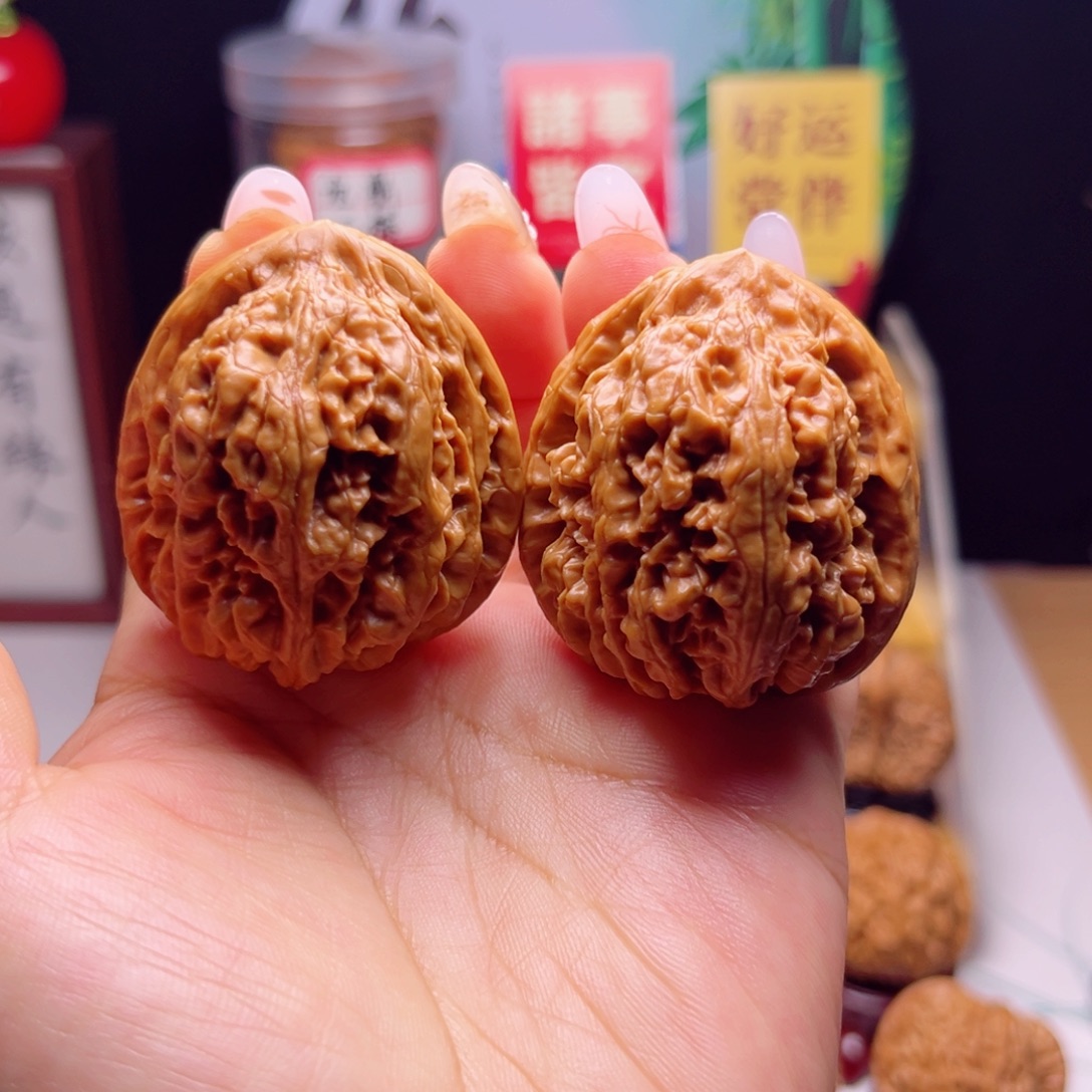 文玩核桃吊坠平谷核尊