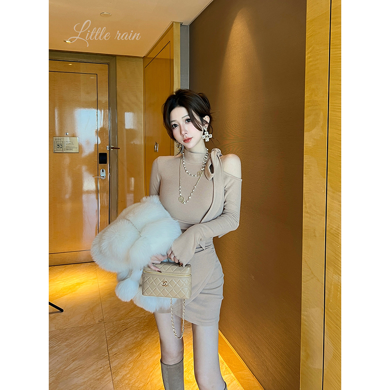 小雨姐姐【纯欲天鹅】休闲修身收腰显瘦飘带立领加绒连衣裙冬季新款