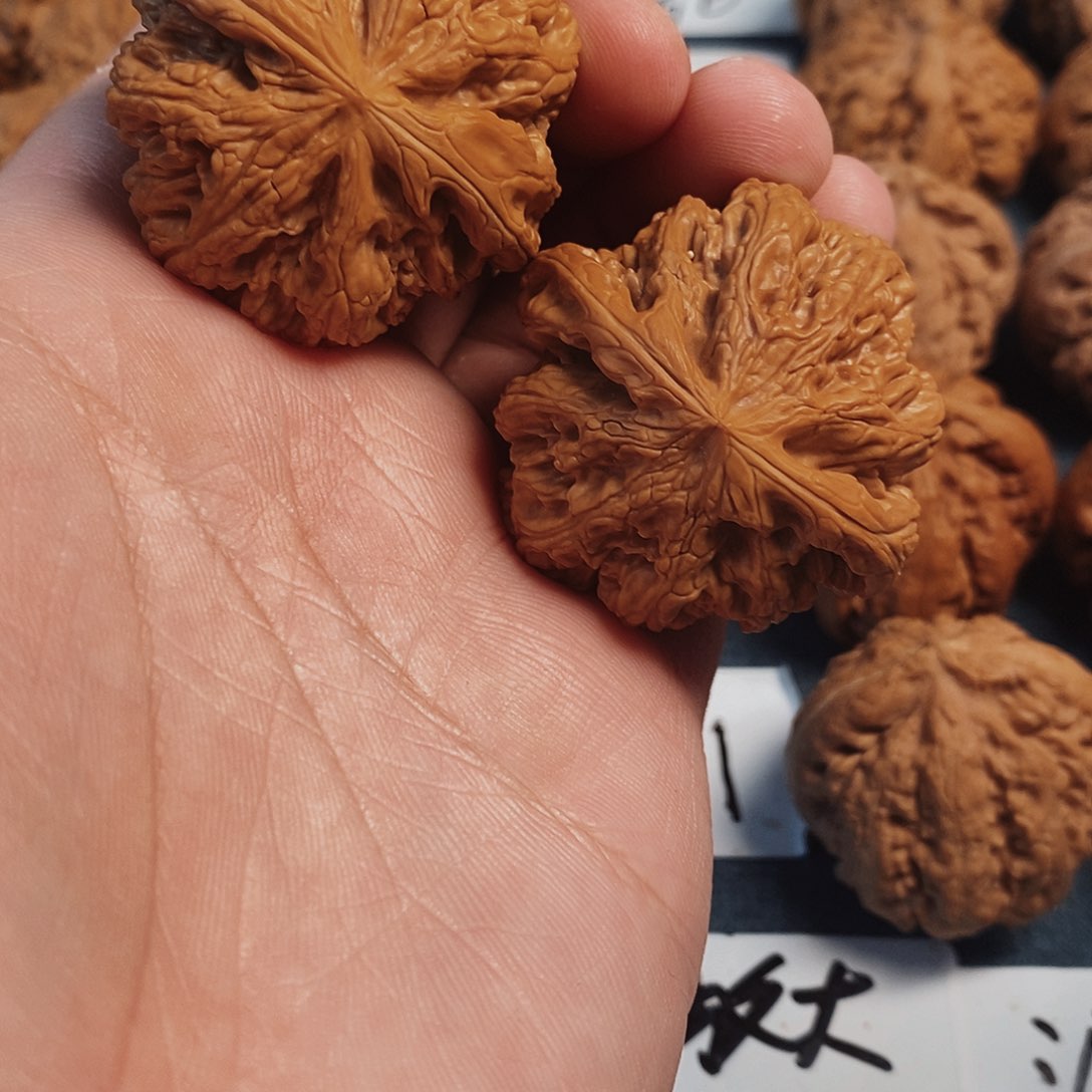 文玩核桃吊坠粗筋