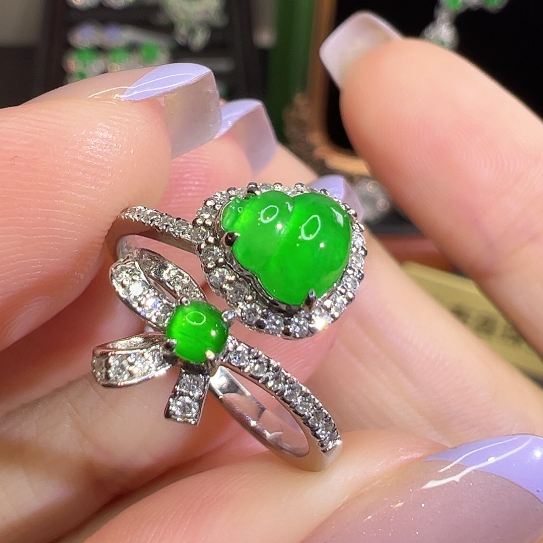 翡翠18K金镶嵌戒指翡翠