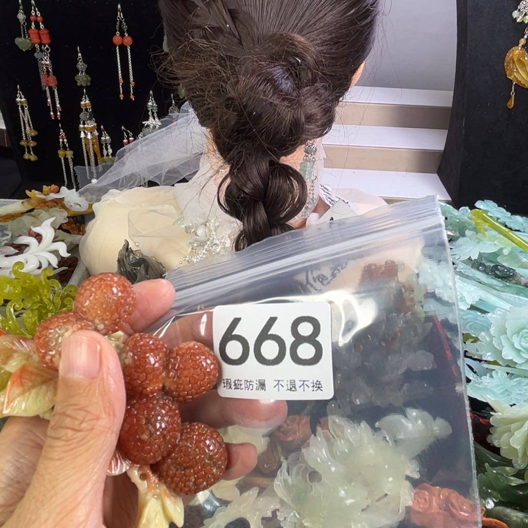 未镶嵌岫玉发饰万***中