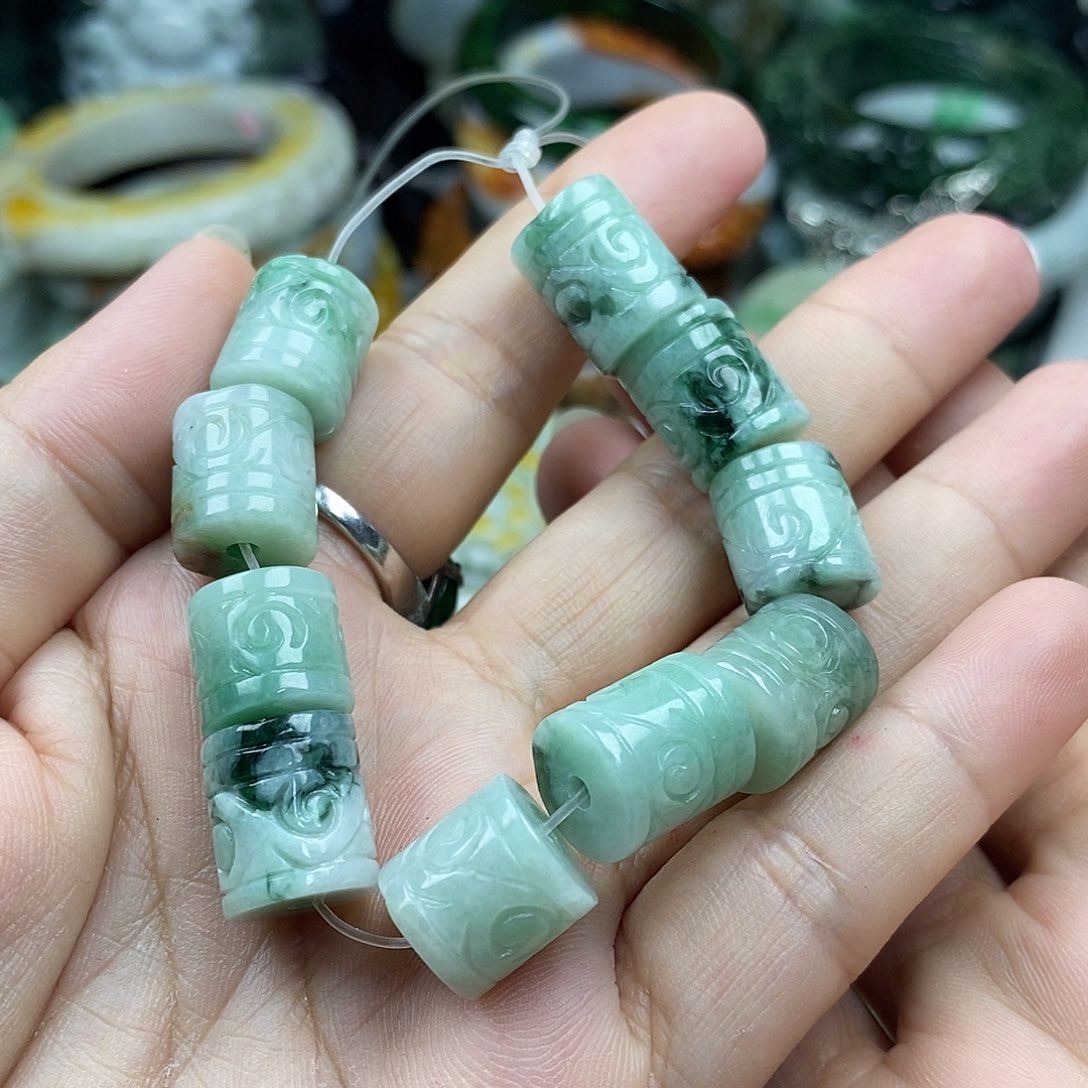 颈饰未镶嵌翡翠弹*棋手串