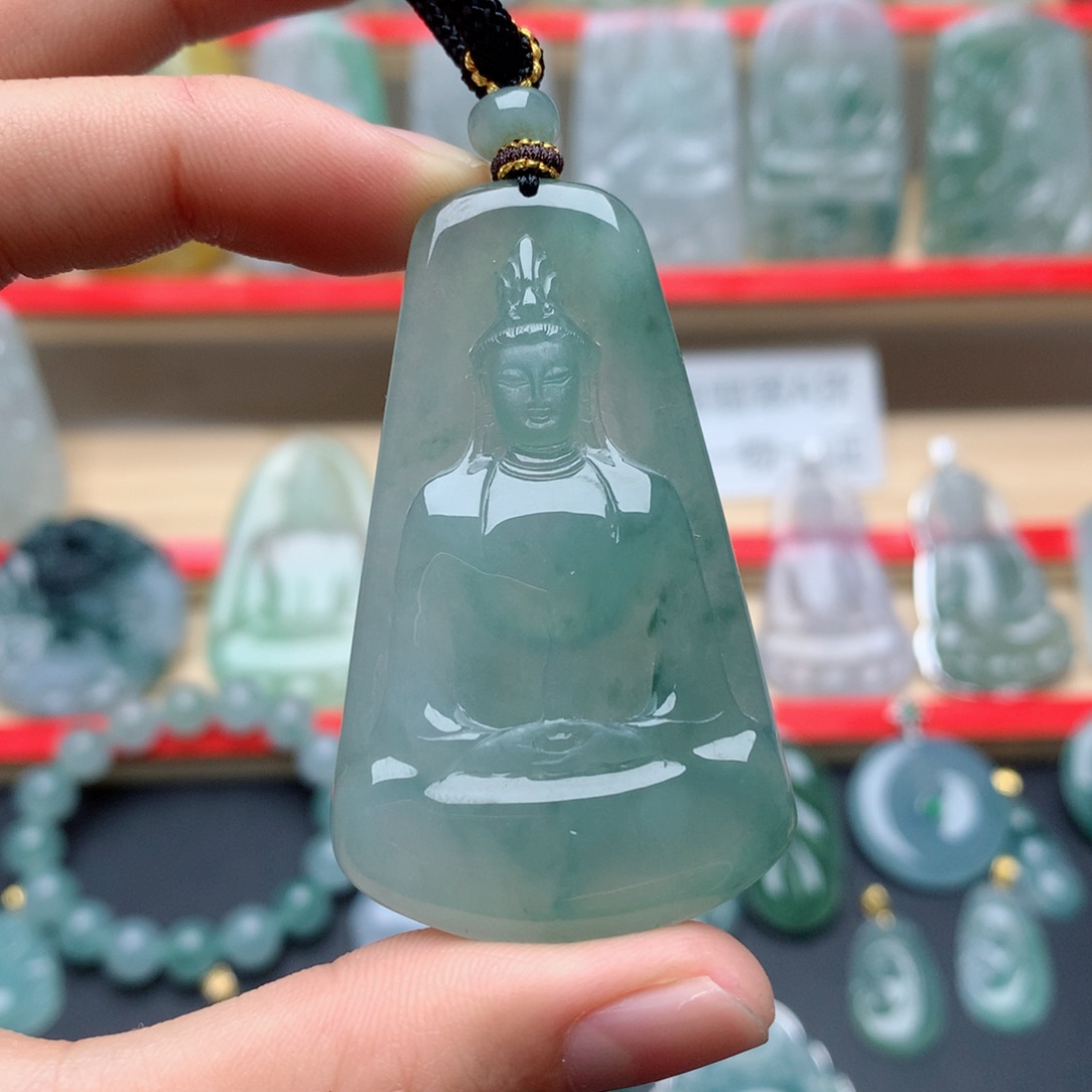 翡翠颈饰未镶嵌素衣