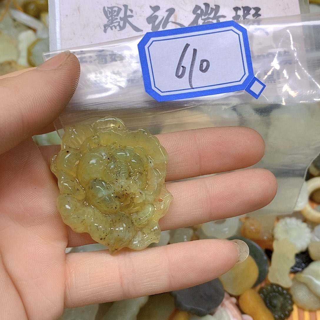 蛇纹石玉颈饰未镶嵌610