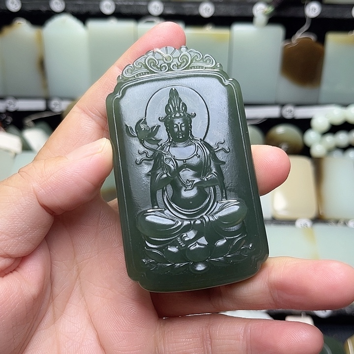 颈饰未镶嵌和田玉