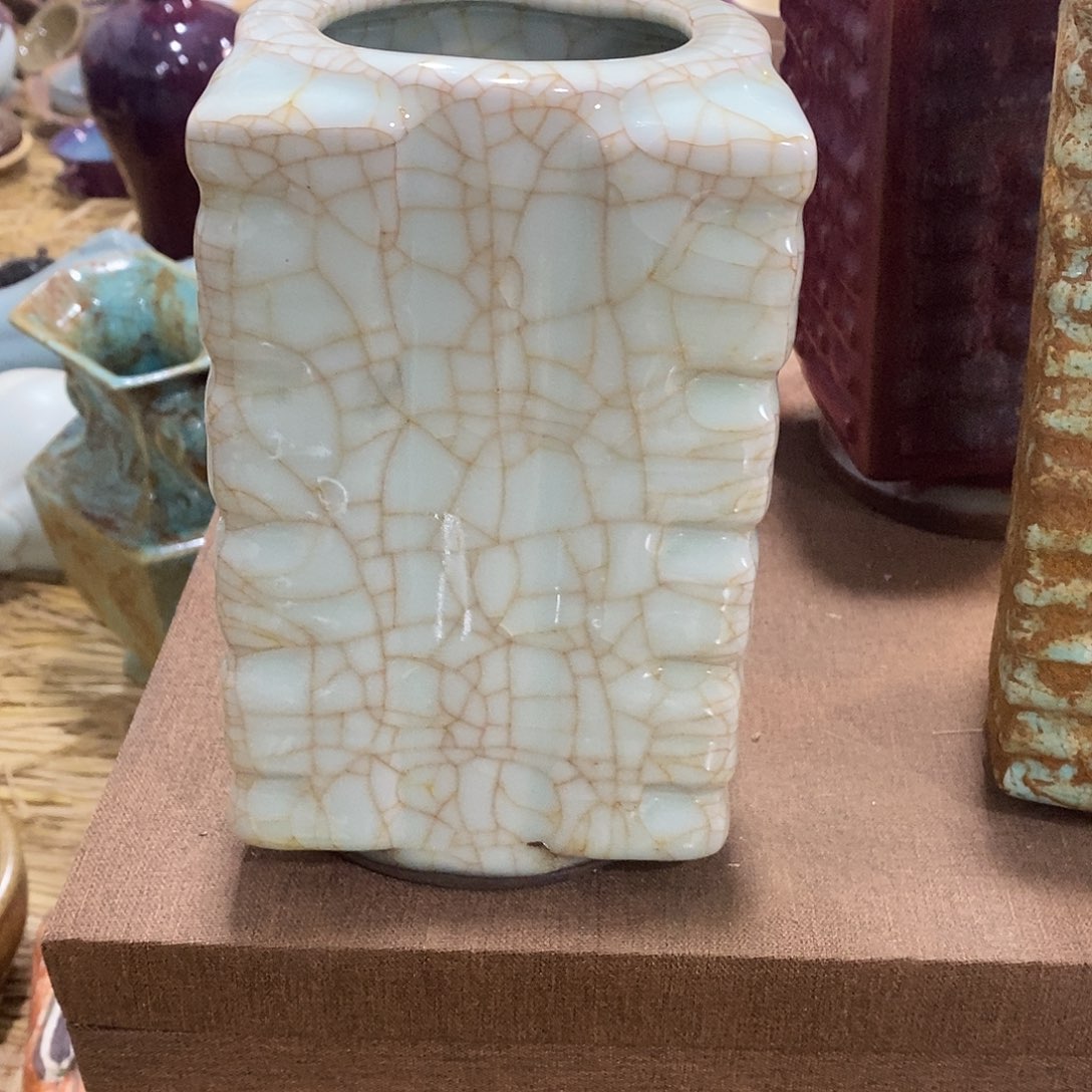 溪***士瓷片官窑的一个粽式瓶