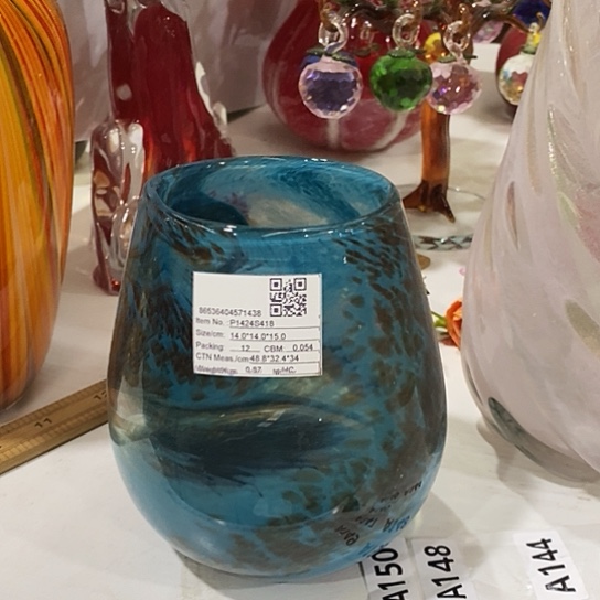 琉璃花瓶高15厘米口径8厘米