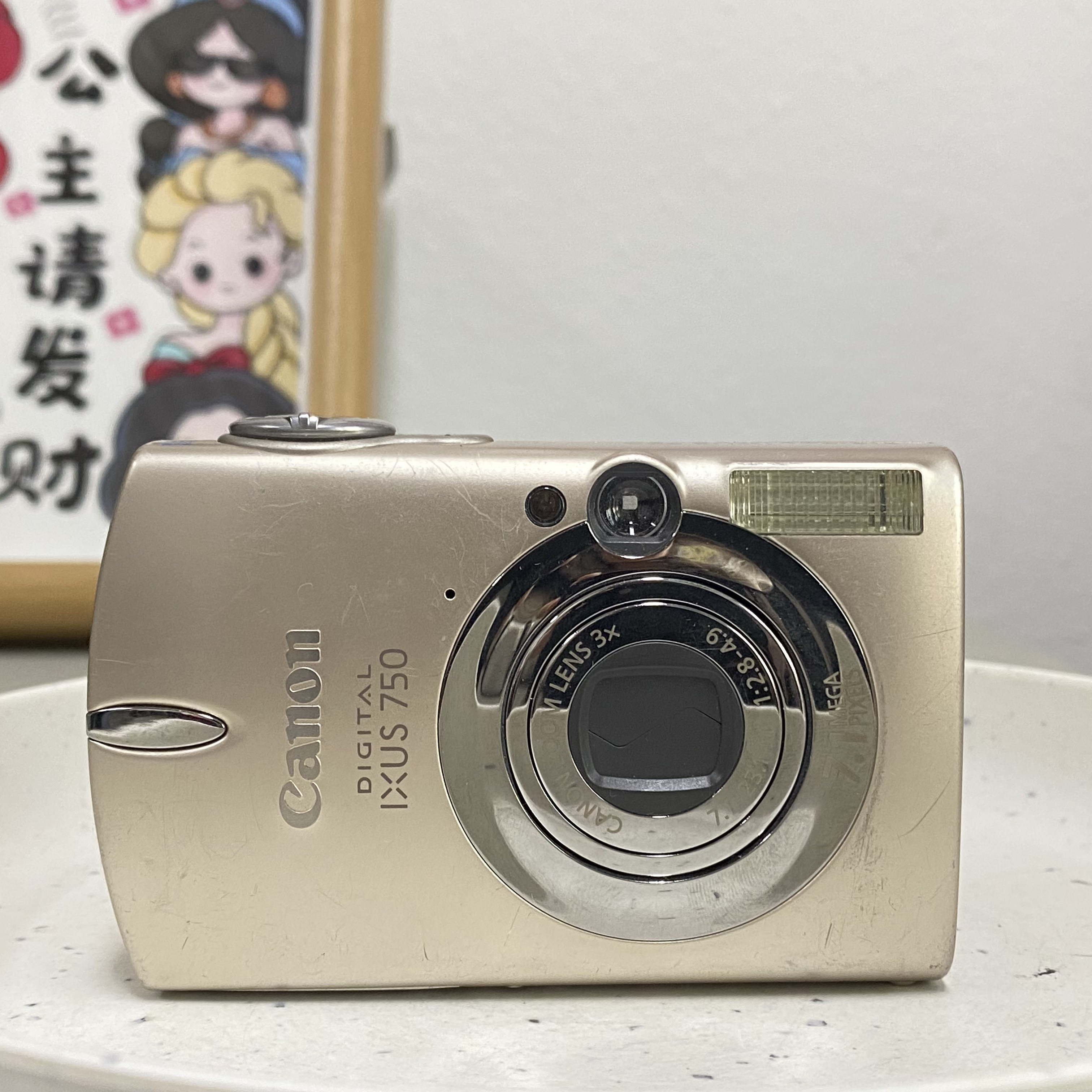 9新 Canon/佳能 佳能ixus750 700万像素3倍变焦数码ccd