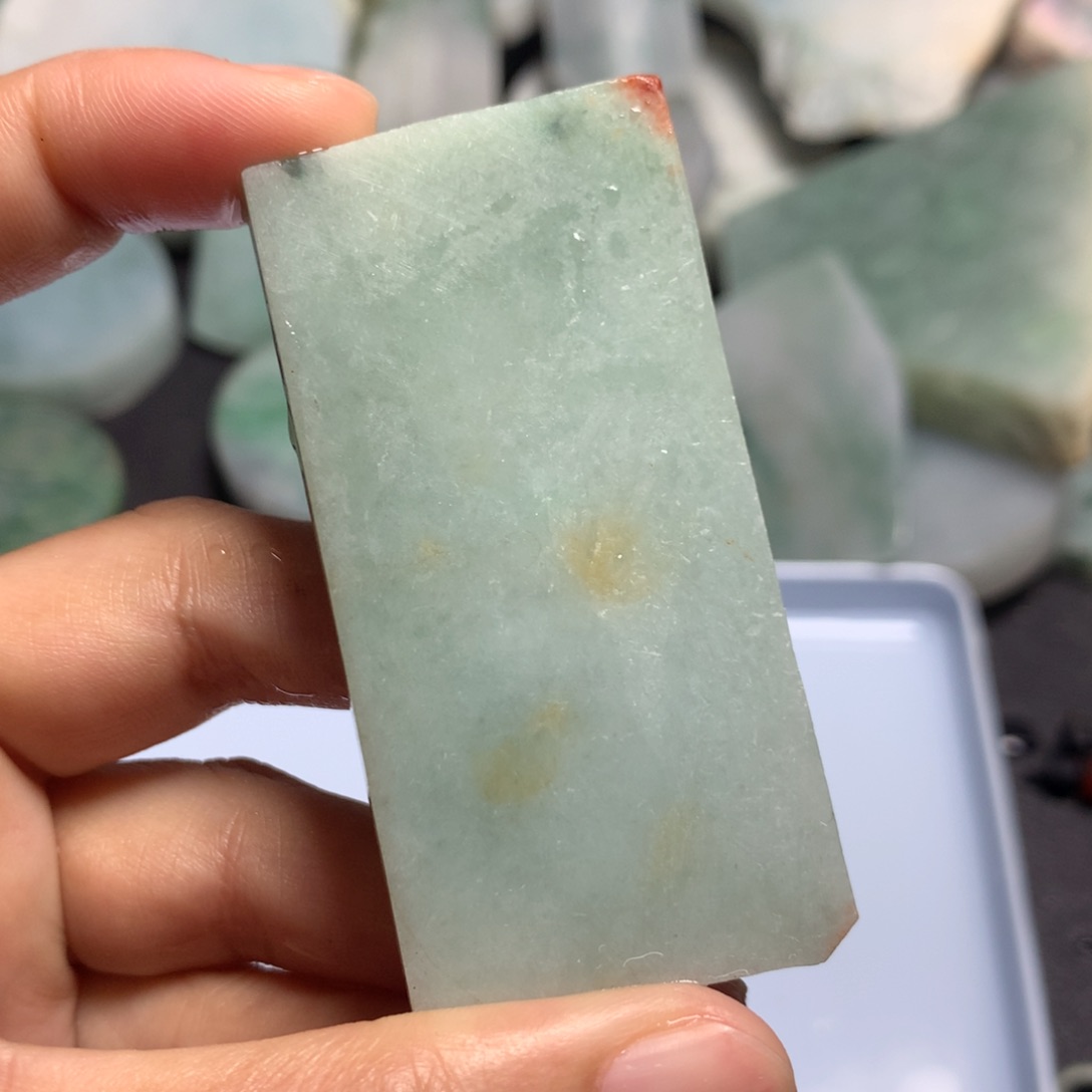 翡翠颈饰未镶嵌料子