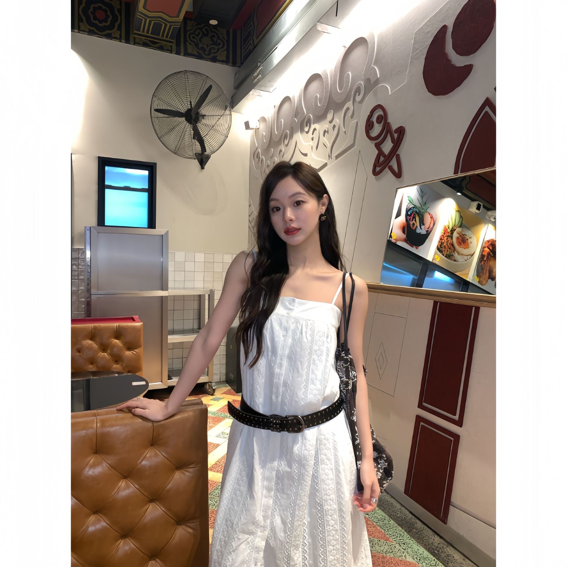 2025夏季纯欲显瘦气质蕾丝单排扣吊带连衣裙S5063