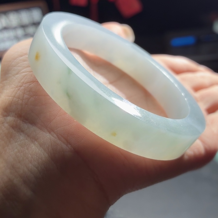 定制翡翠未镶嵌翡翠手镯