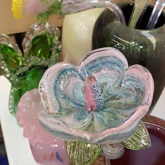 琉璃花瓶高45厘米宽6厘米