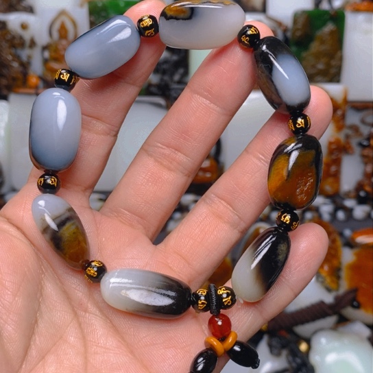 和田玉颈饰未镶嵌夜*