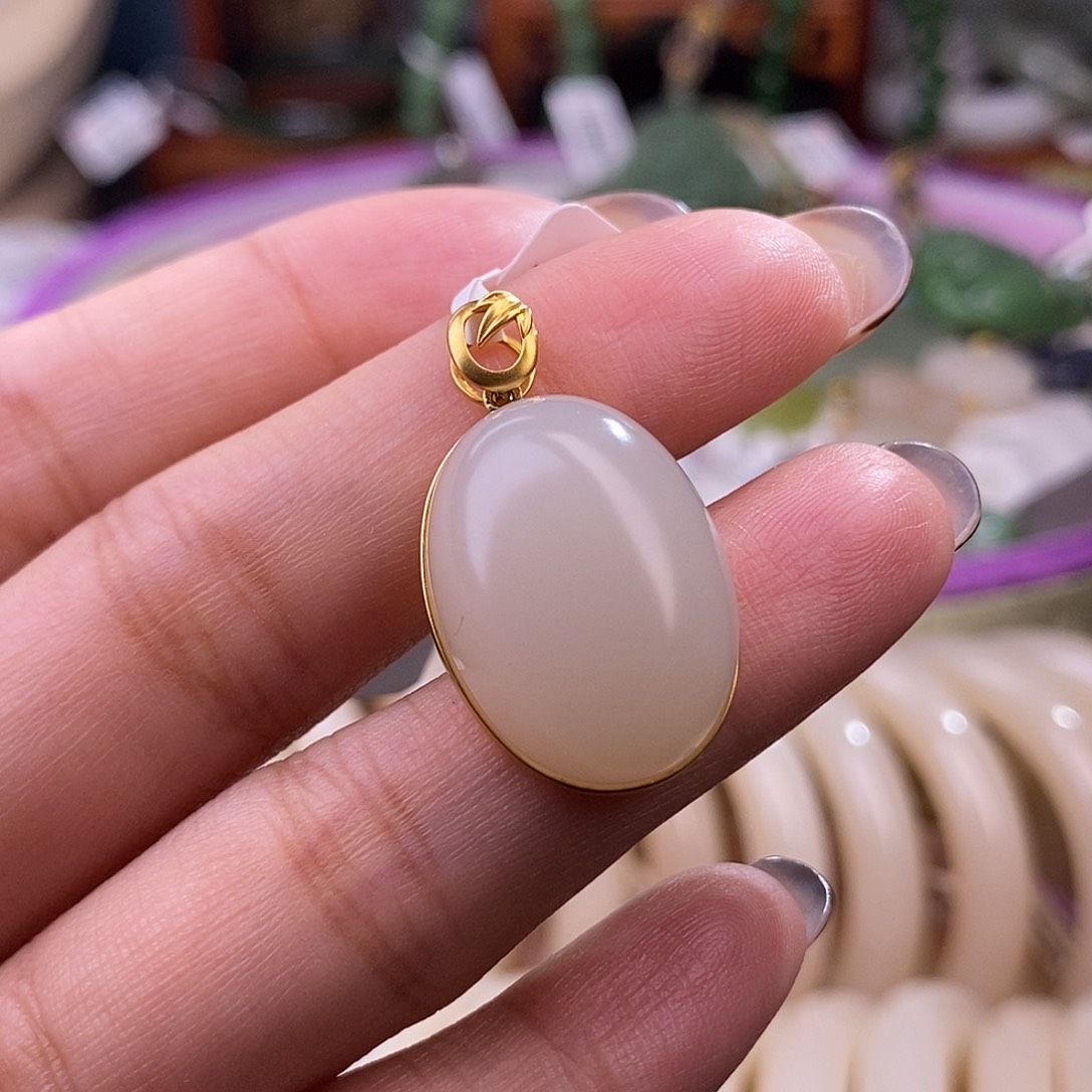 和田玉清货价红粉金镶蛋面未镶嵌