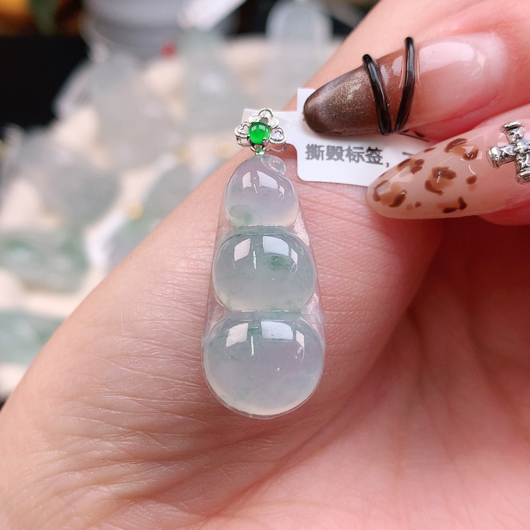 翡翠颈饰18K金镶嵌飘花豆34、28.5、13.3、6.5