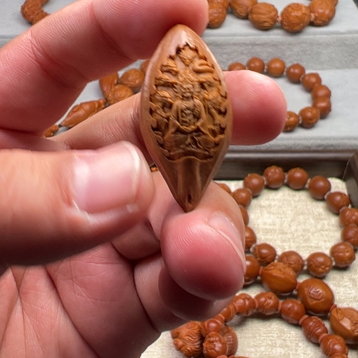 橄榄核手串橄榄核雕工艺制作