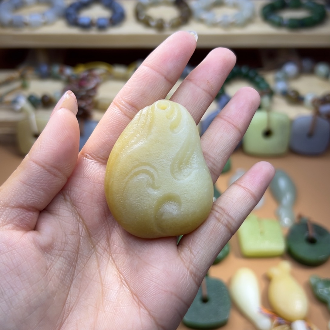 颈饰未镶嵌和田玉༺****༻