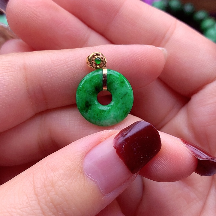 翡翠颈饰18K金镶嵌翡翠