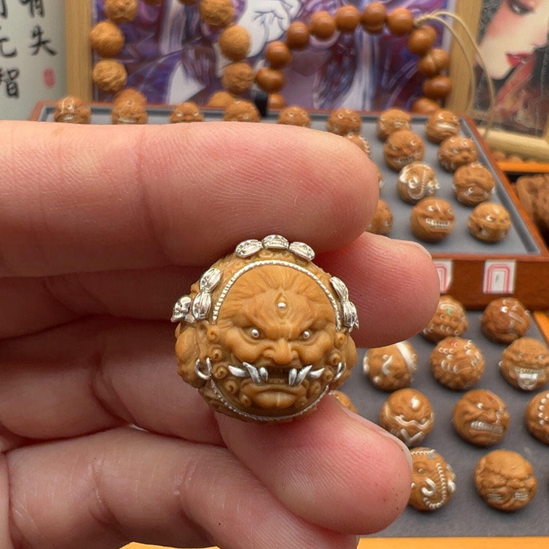 吊坠猴头核桃大黑天