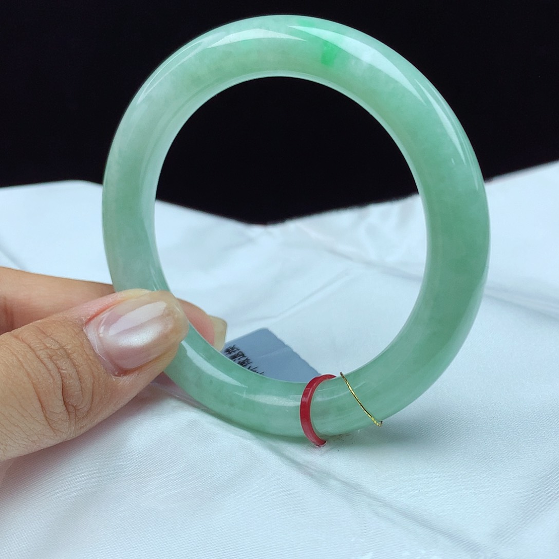 翡翠手镯未镶嵌55圈 3994