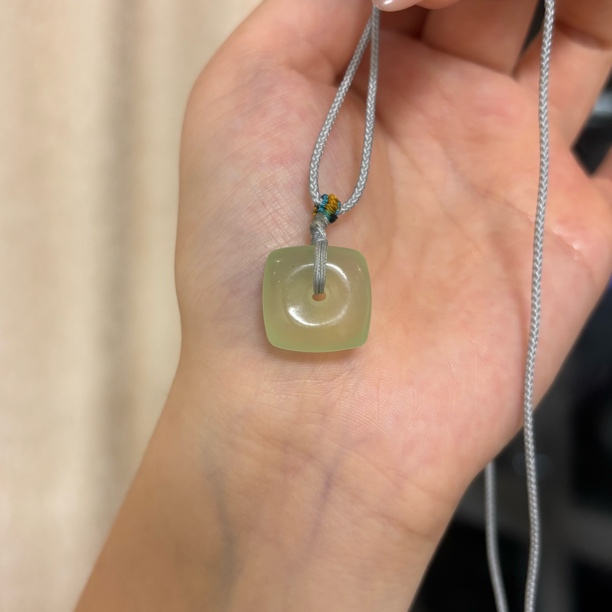 纯天然岫岩玉四方扣吊坠款12