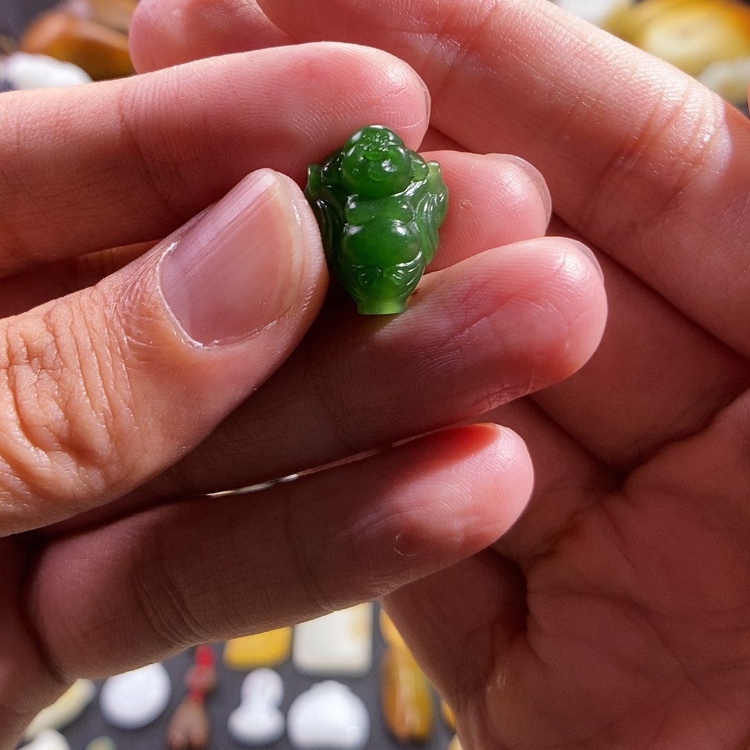 和田玉颈饰未镶嵌征****.